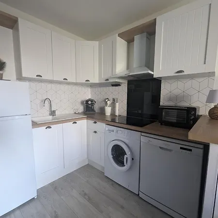 Apartament Bord De Mer, Piscine Et Wifi *
